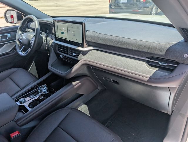 New 2026 Ford Explorer Platinum RWD image 8