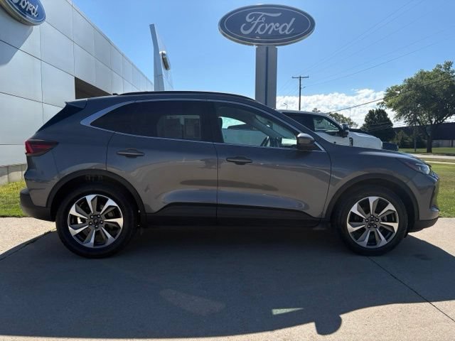Used 2024 Ford Escape Platinum AWD/4WD image 17
