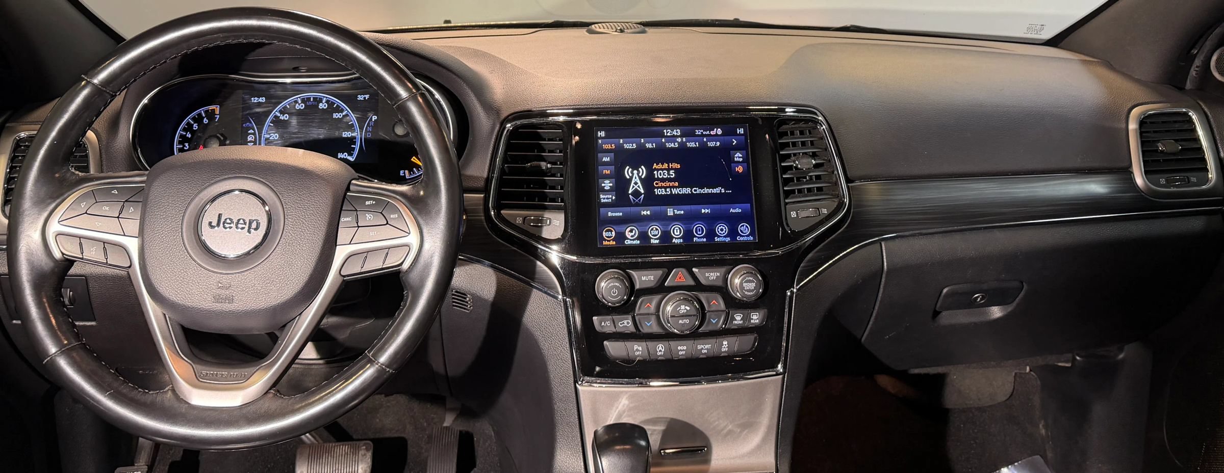 Used 2020 Jeep Grand Cherokee Limited w/ Luxury Group II RWD image 23