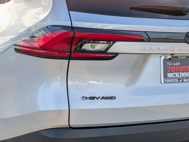 Used 2024 Toyota Grand Highlander XLE image 8