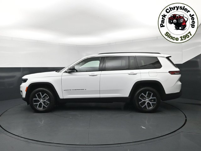 Used 2025 Jeep Grand Cherokee L Limited w/ Trailer Tow Package AWD/4WD image 3