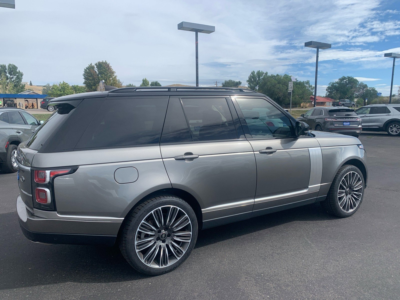Used 2019 Land Rover Range Rover Supercharged image 5