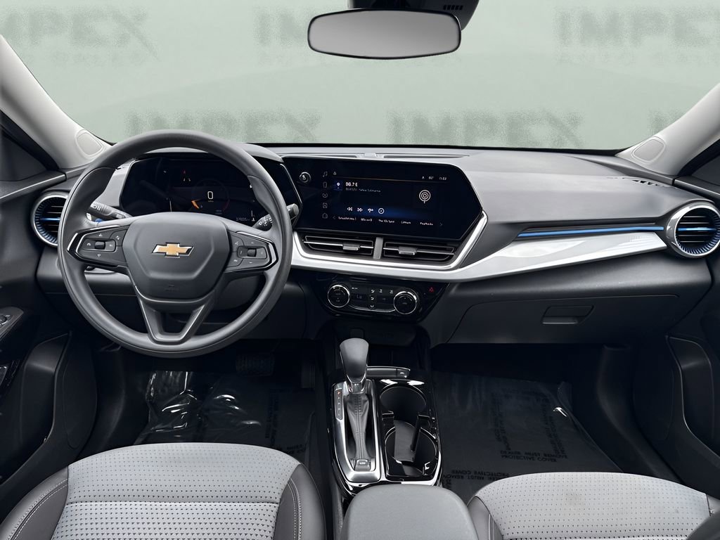 Used 2024 Chevrolet Trax LT FWD image 11