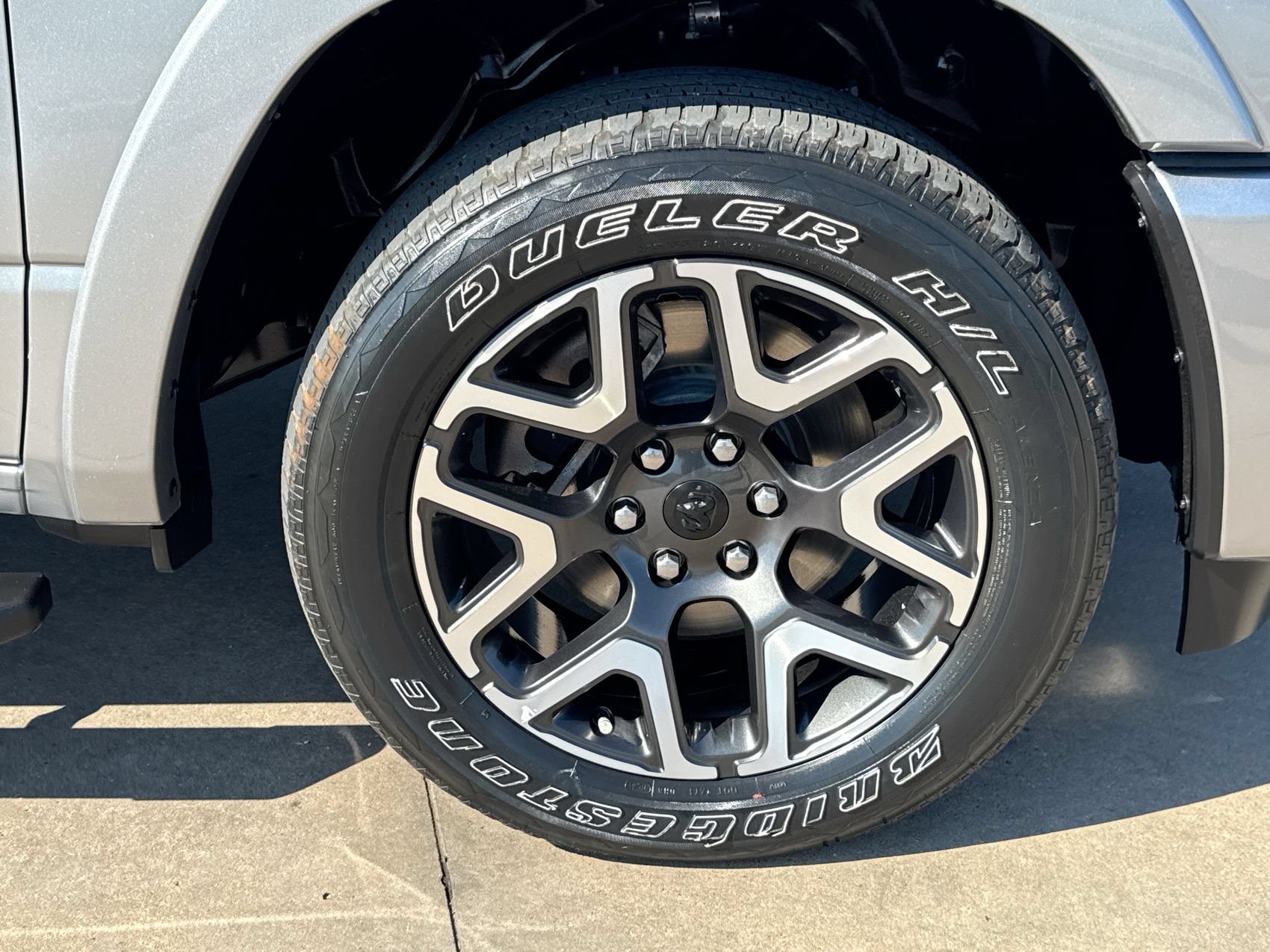 Used 2025 RAM 1500 Laramie w/ Sport Appearance Package AWD/4WD image 10