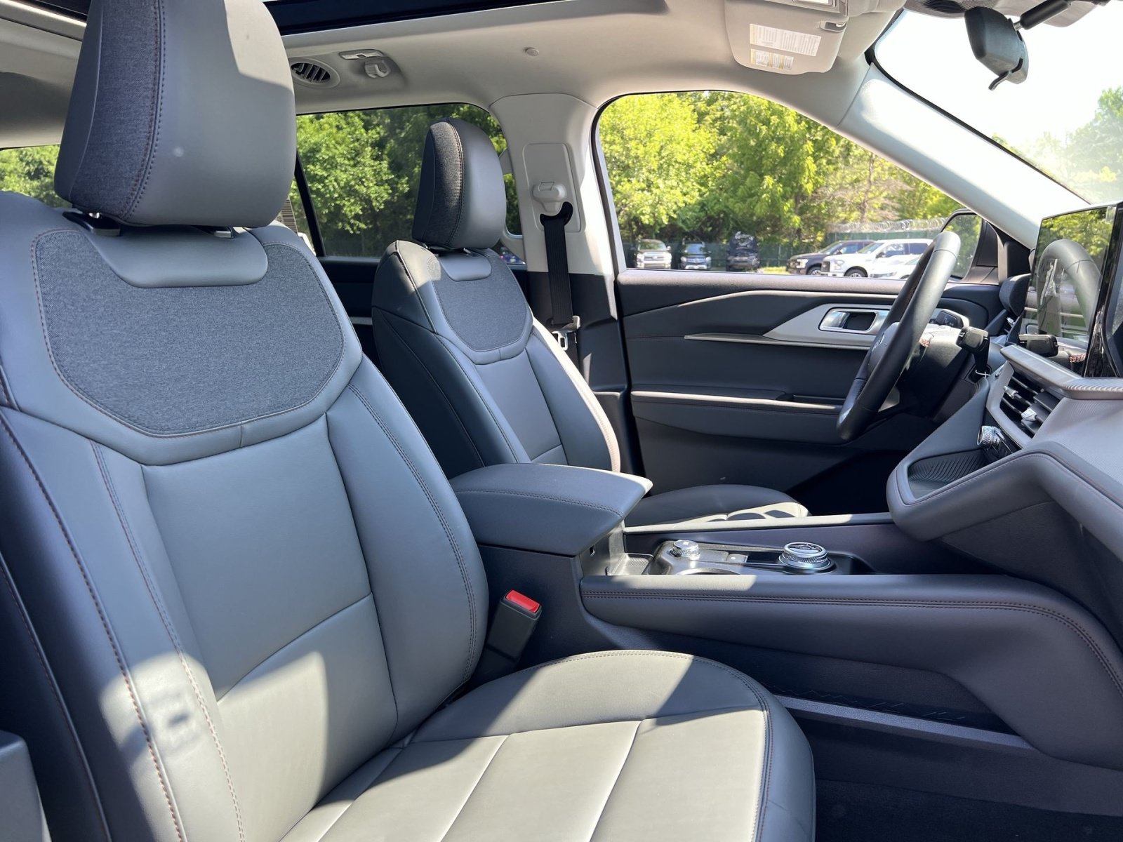 New 2026 Ford Explorer Active w/ Active Comfort Package AWD/4WD image 36
