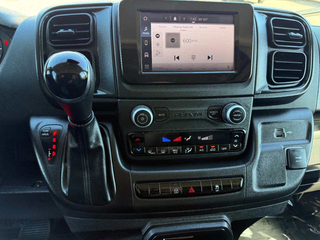 Used 2024 RAM ProMaster 2500 w/ Convenience Group image 30