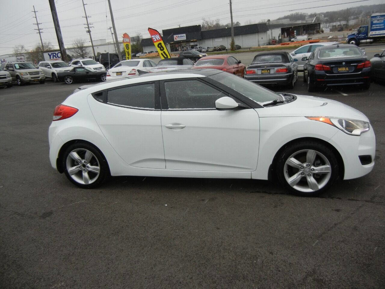 Used 2013 Hyundai Veloster image 4