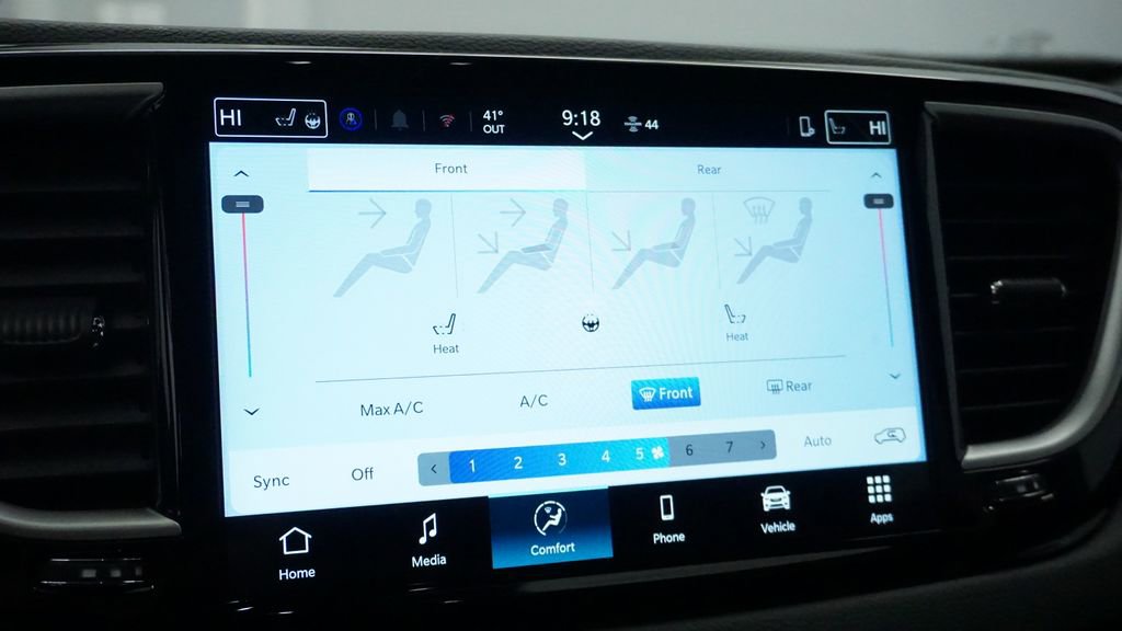 New 2026 Chrysler Voyager LX FWD image 37