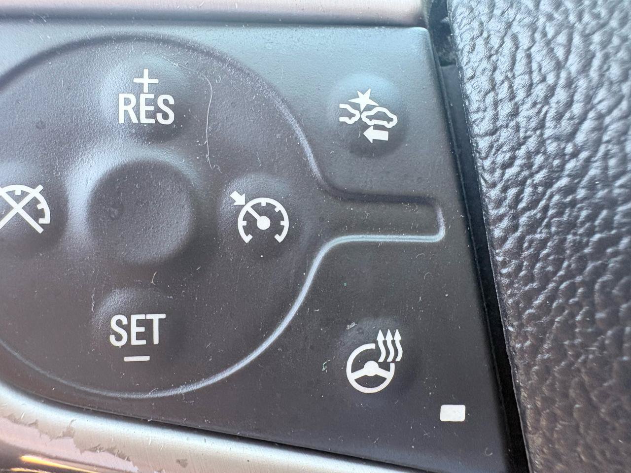Used 2018 GMC Terrain Denali w/ Advanced Safety Package FWD image 27