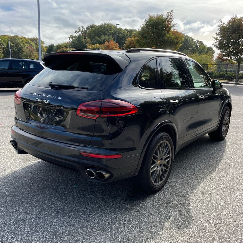 Used 2017 Porsche Cayenne S Platinum AWD/4WD image 3