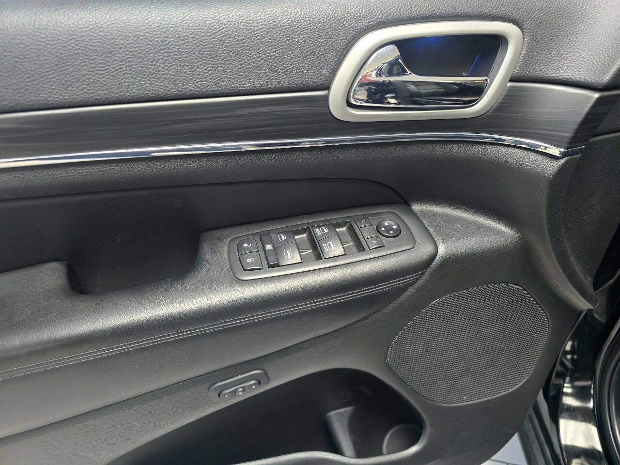 Used 2021 Jeep Grand Cherokee Limited AWD/4WD image 26