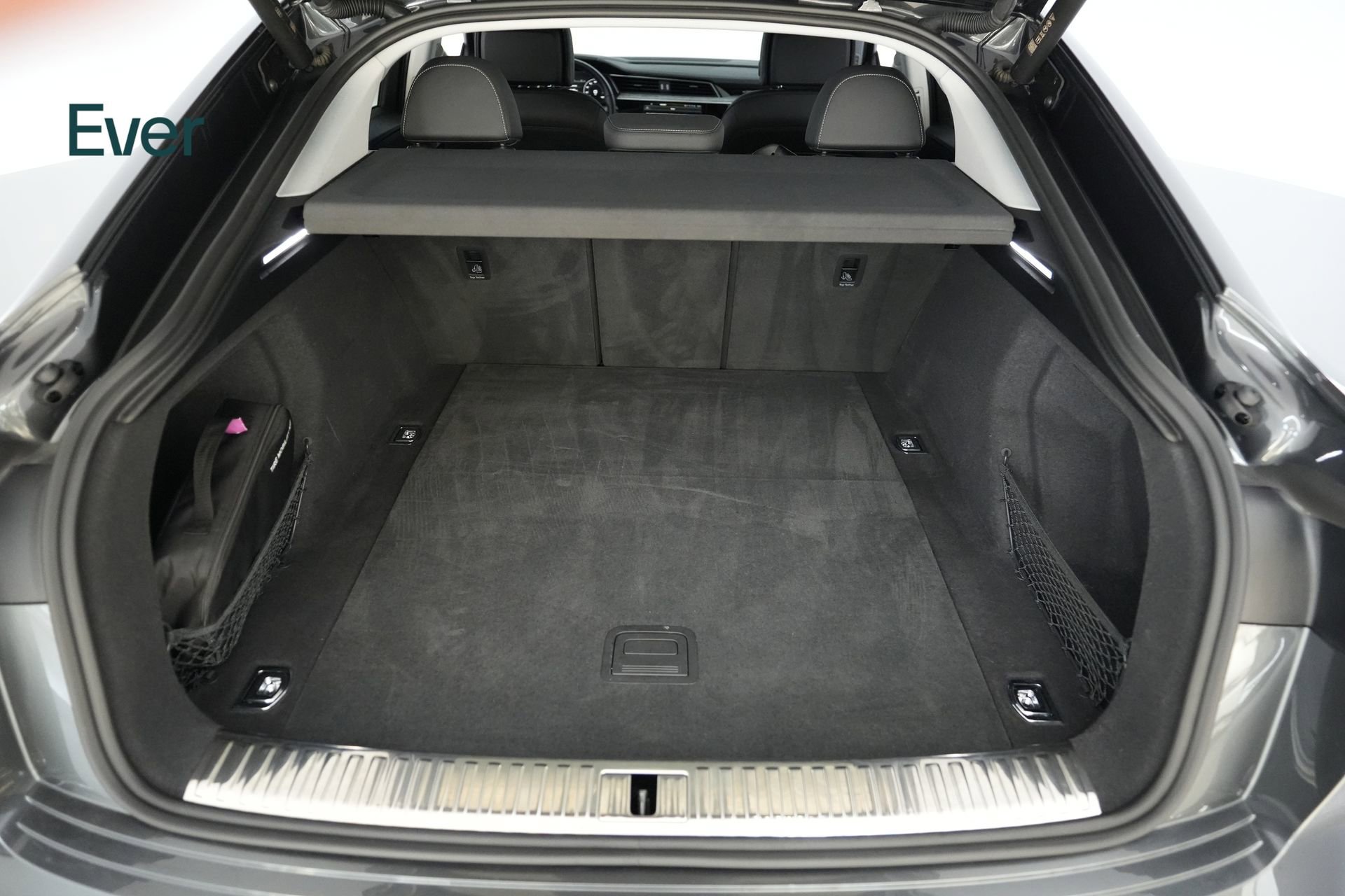 Used 2022 Audi e-tron Premium w/ Convenience Plus Package image 8