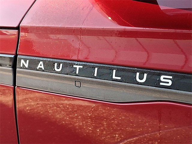 Used 2025 Lincoln Nautilus Premier w/ Jet Appearance Package image 28