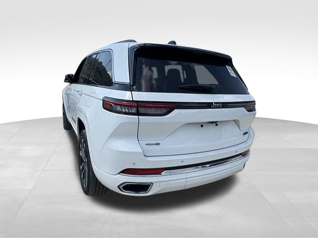 Used 2022 Jeep Grand Cherokee Overland w/ Advanced Protech Group III AWD/4WD image 10