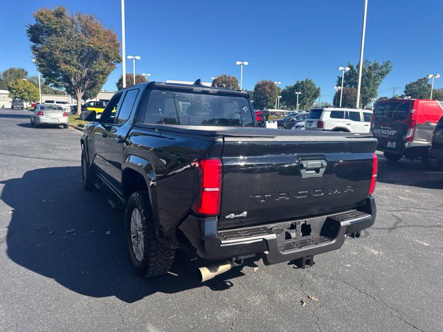 Used 2025 Toyota Tacoma SR5 AWD/4WD image 7
