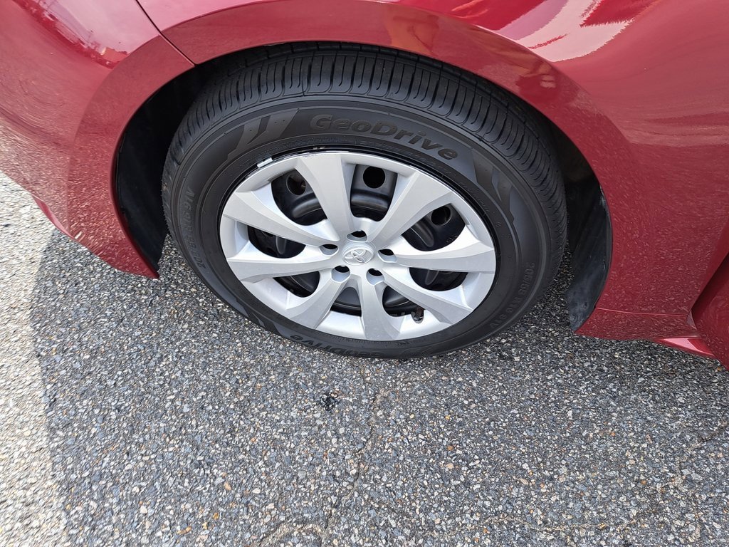 Used 2024 Toyota Corolla LE image 31