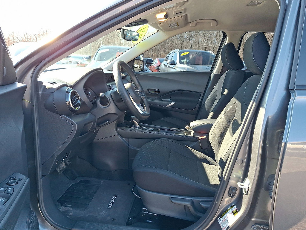 Certified 2024 Nissan Kicks SV w/ Interior Electronics Package image 11