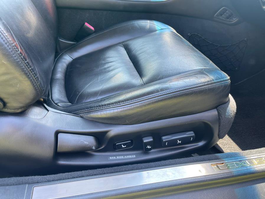 Used 2002 Lexus SC 430 Convertible image 40