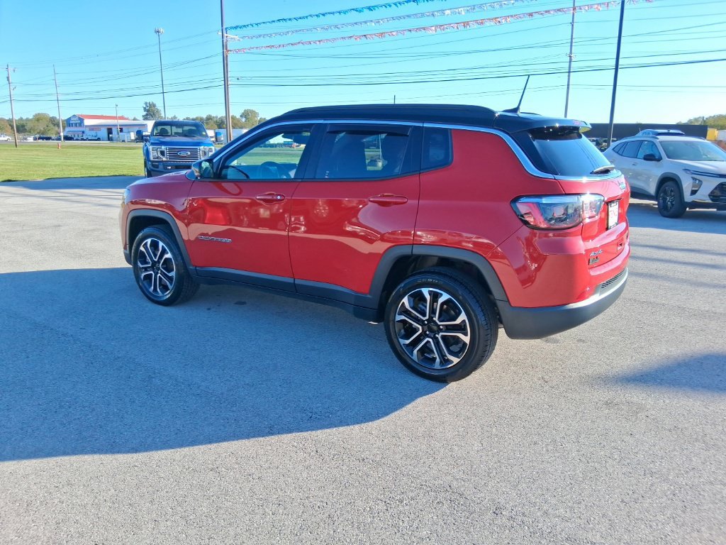 Used 2024 Jeep Compass Limited AWD/4WD image 12