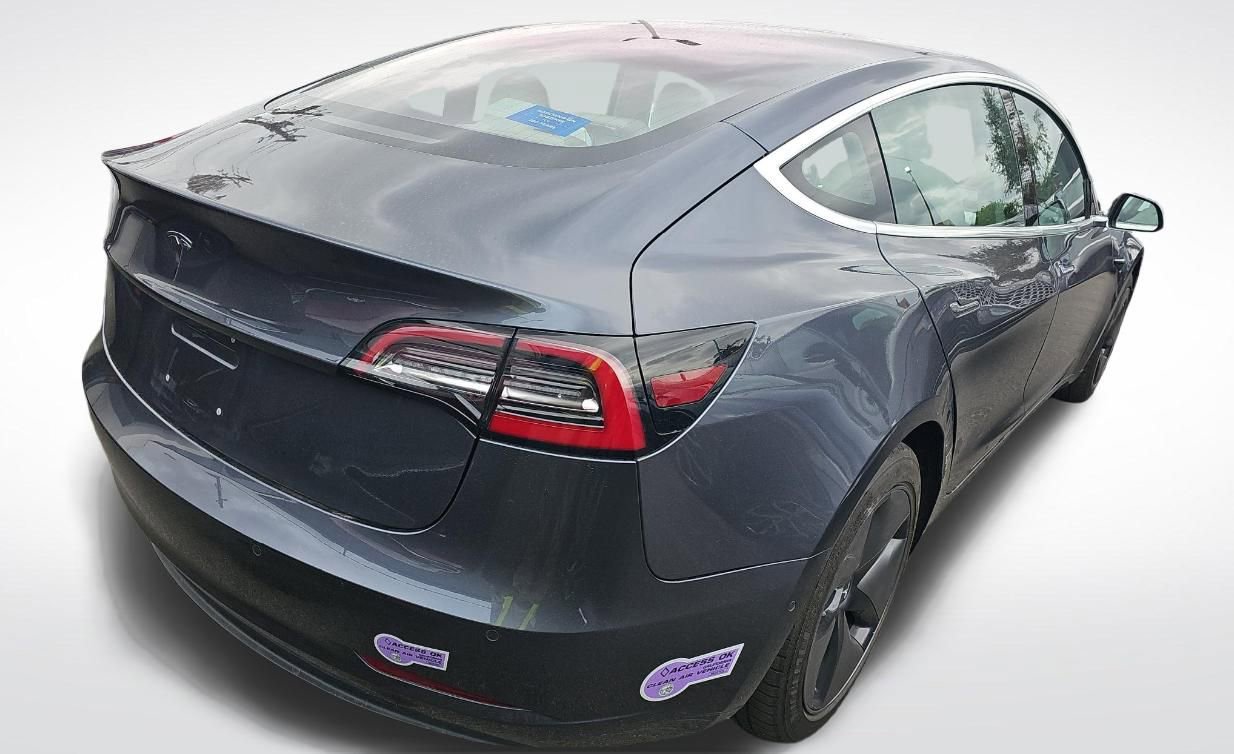 Used 2018 Tesla Model 3 Mid Range image 10