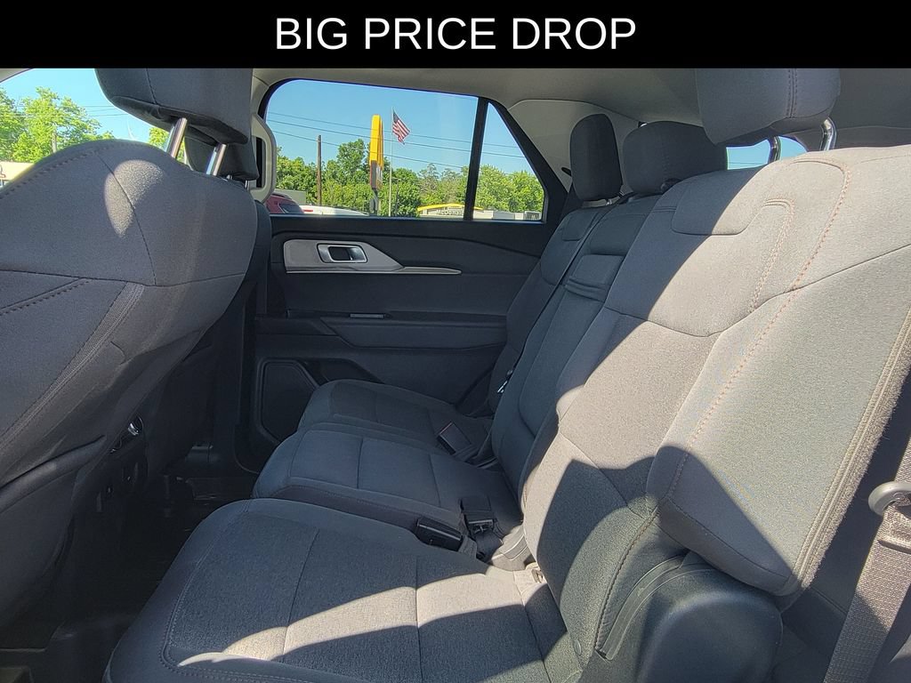 Used 2025 Ford Explorer Active AWD/4WD image 10