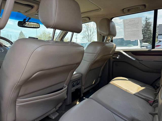 Used 2008 Nissan Pathfinder LE w/ Navigation Pkg AWD/4WD image 11