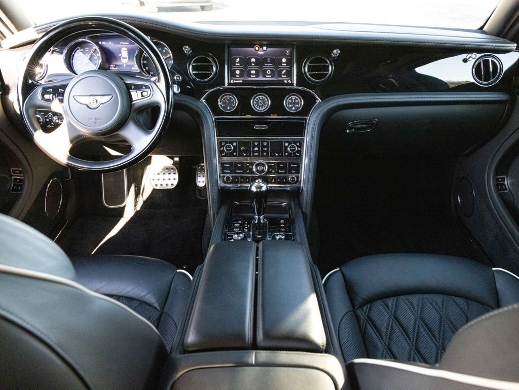 Used 2020 Bentley Mulsanne image 2