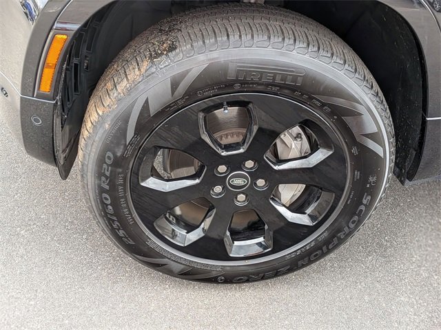 Used 2023 Land Rover Defender 110 X-Dynamic SE image 10