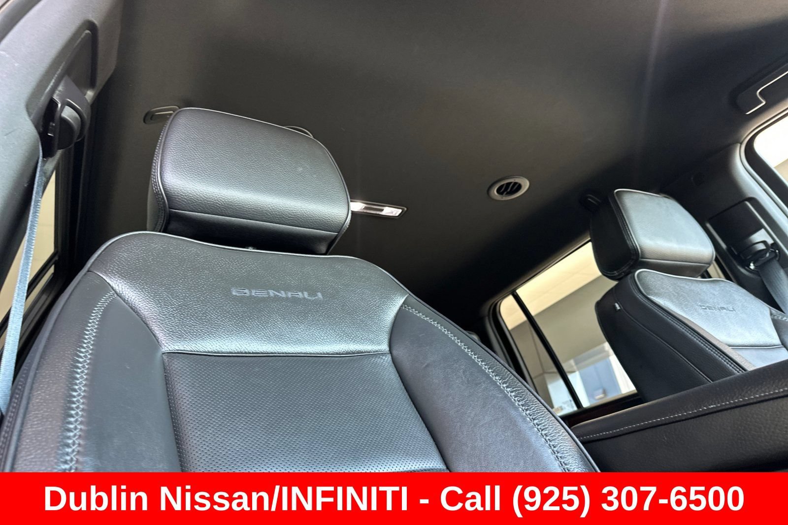 Used 2025 GMC Yukon XL Denali AWD/4WD image 22