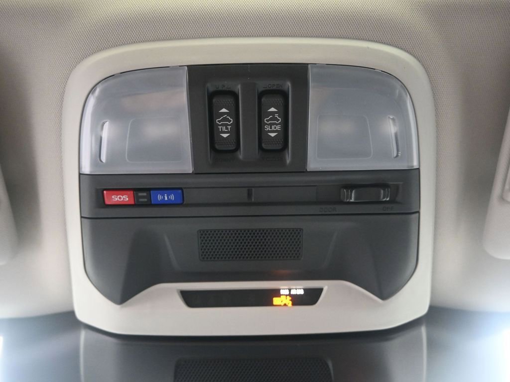 Used 2025 Subaru Crosstrek 2.5i Limited w/ Crosstrek Mirror Package image 34