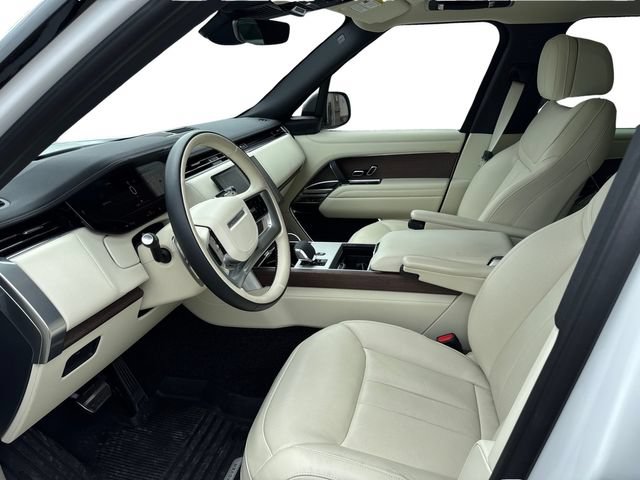 Used 2025 Land Rover Range Rover SE AWD/4WD image 6