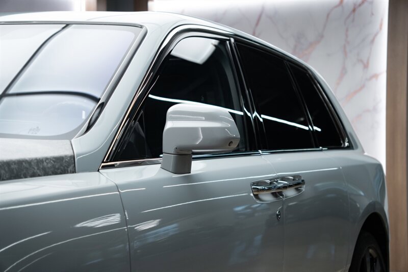 Used 2020 Rolls-Royce Cullinan image 30