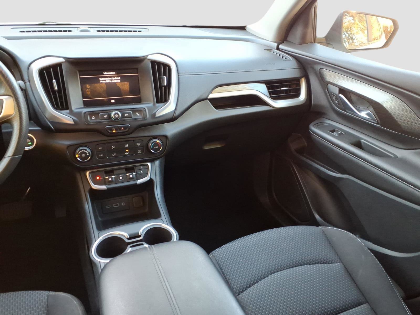 Used 2022 GMC Terrain SLE image 12