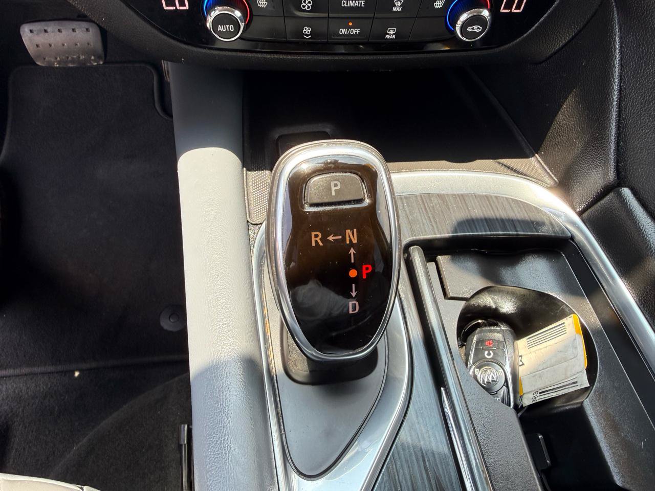 Used 2019 Buick Enclave Essence w/ LPO, Sport Appearance Package FWD image 25