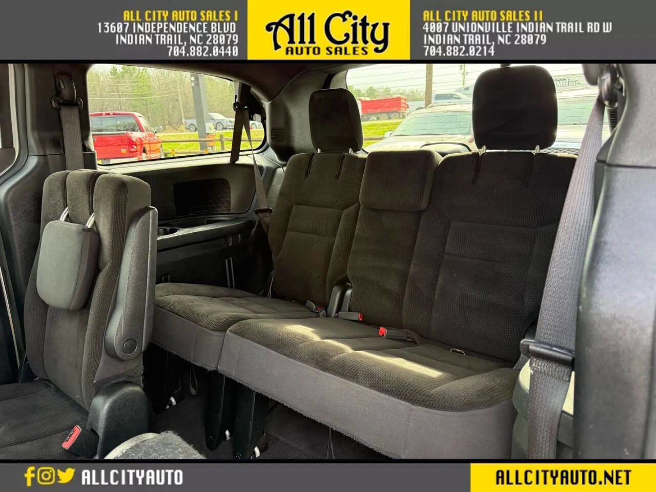 Used 2018 Dodge Grand Caravan SE FWD image 13