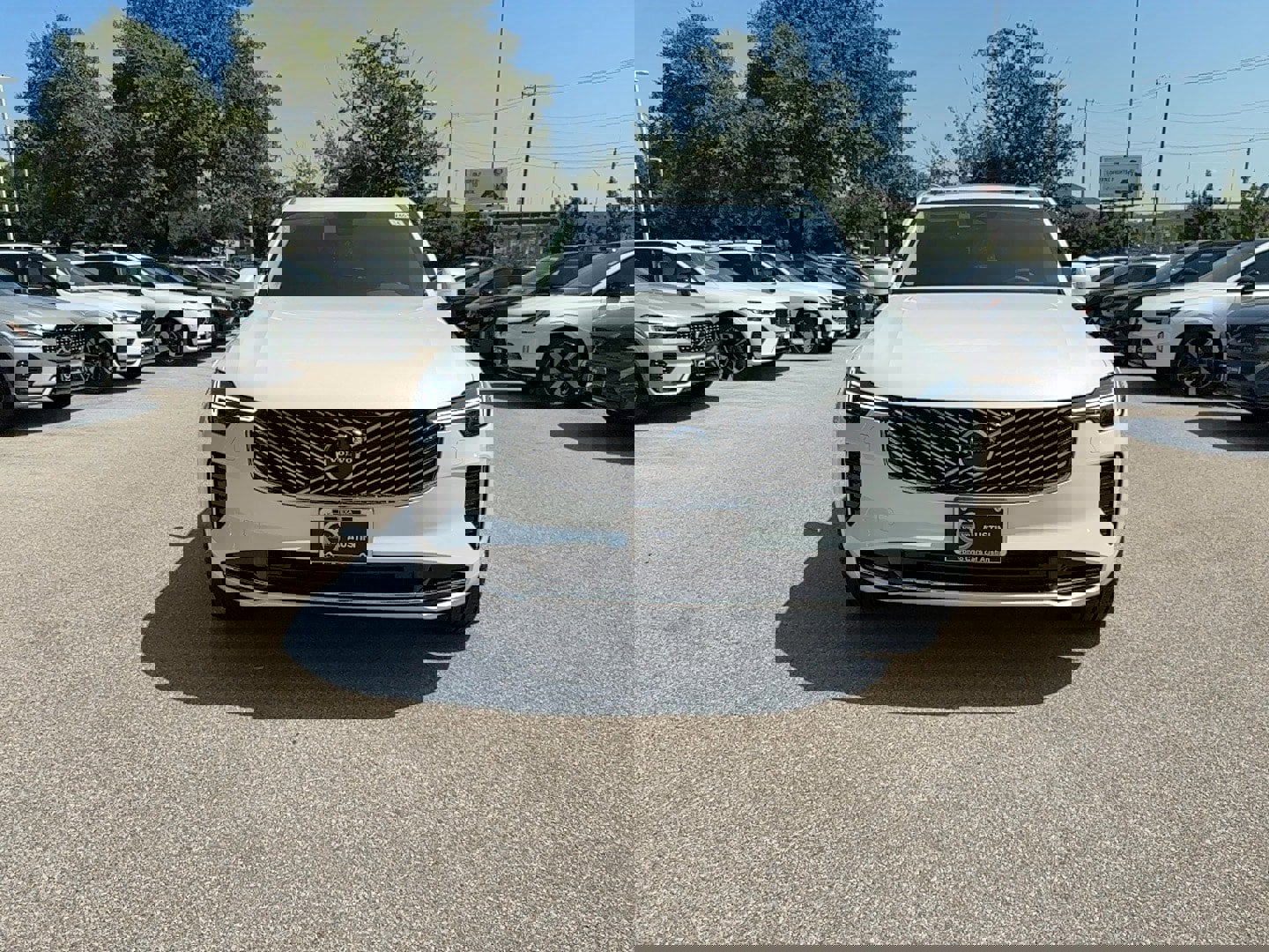 Used 2025 Volvo XC90 B6 Core w/ Climate Package image 9