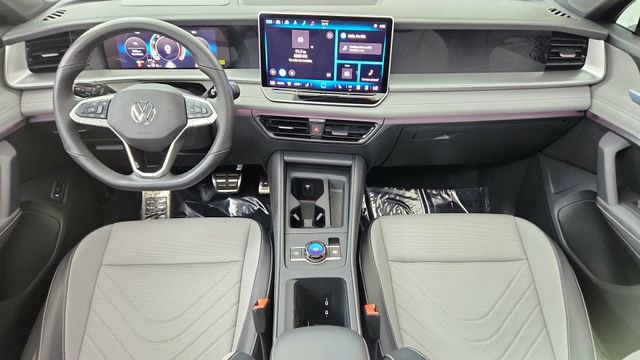 Used 2025 Volkswagen Tiguan SE R-Line image 85