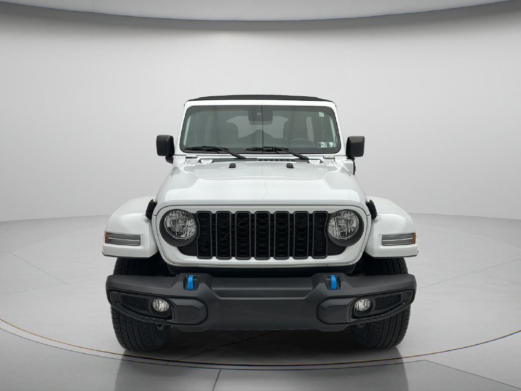 Used 2024 Jeep Wrangler Unlimited w/ Convenience Group AWD/4WD image 2