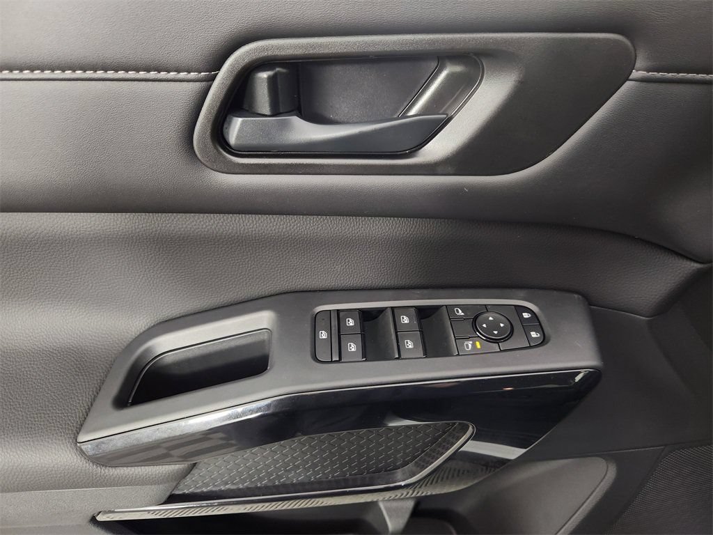 New 2026 Nissan Pathfinder SV AWD/4WD image 10