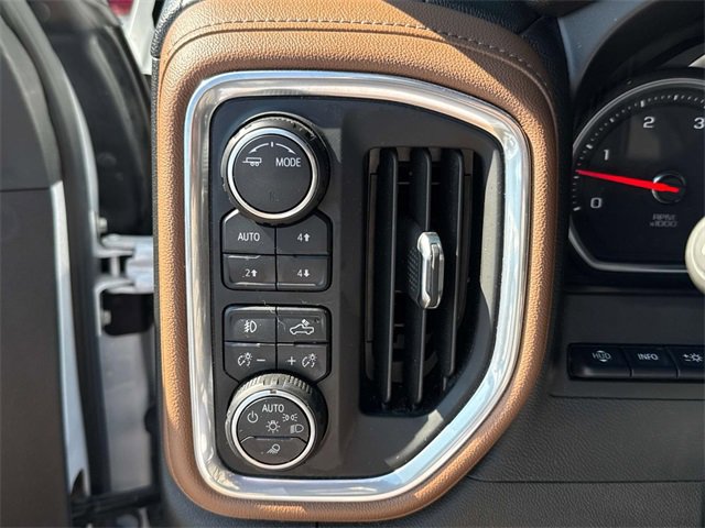 Used 2021 Chevrolet Silverado 3500 High Country image 29