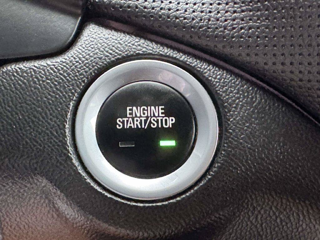 Used 2018 Chevrolet Equinox Premier FWD image 8