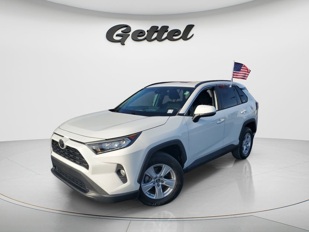 Used 2019 Toyota RAV4 XLE w/ Convenience Package FWD image 1