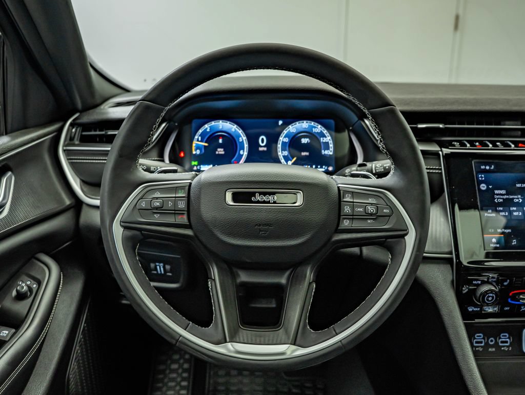 Used 2023 Jeep Grand Cherokee Altitude RWD image 23