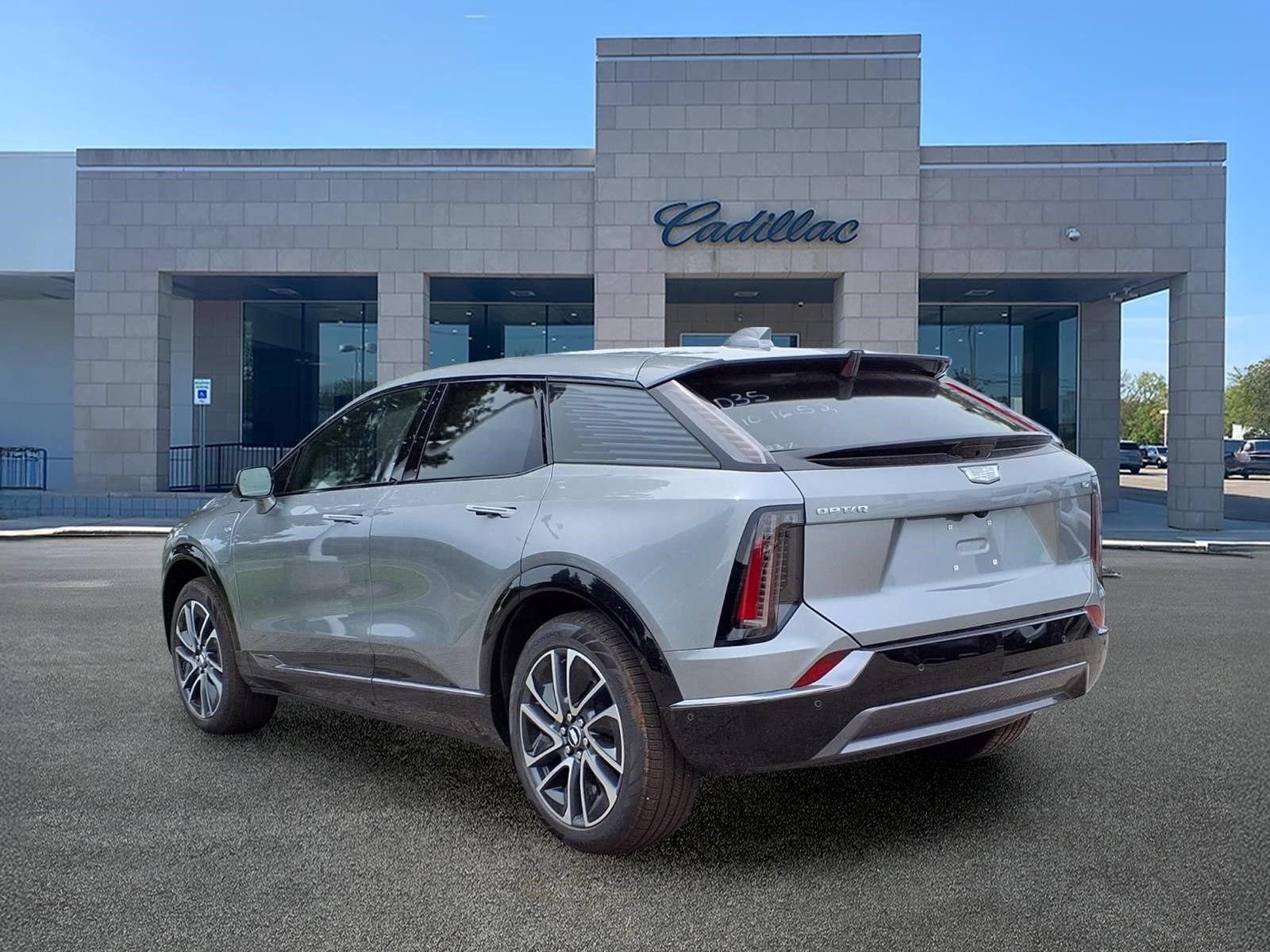 New 2027 Cadillac Optiq Sport w/ LPO, Floor Liner Package AWD/4WD image 6