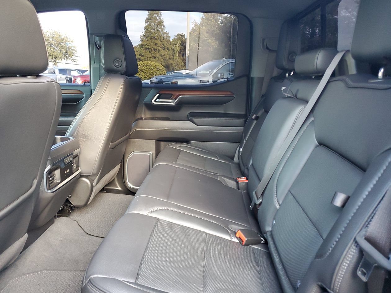 Used 2023 GMC Sierra 1500 Denali w/ Technology Package AWD/4WD image 11