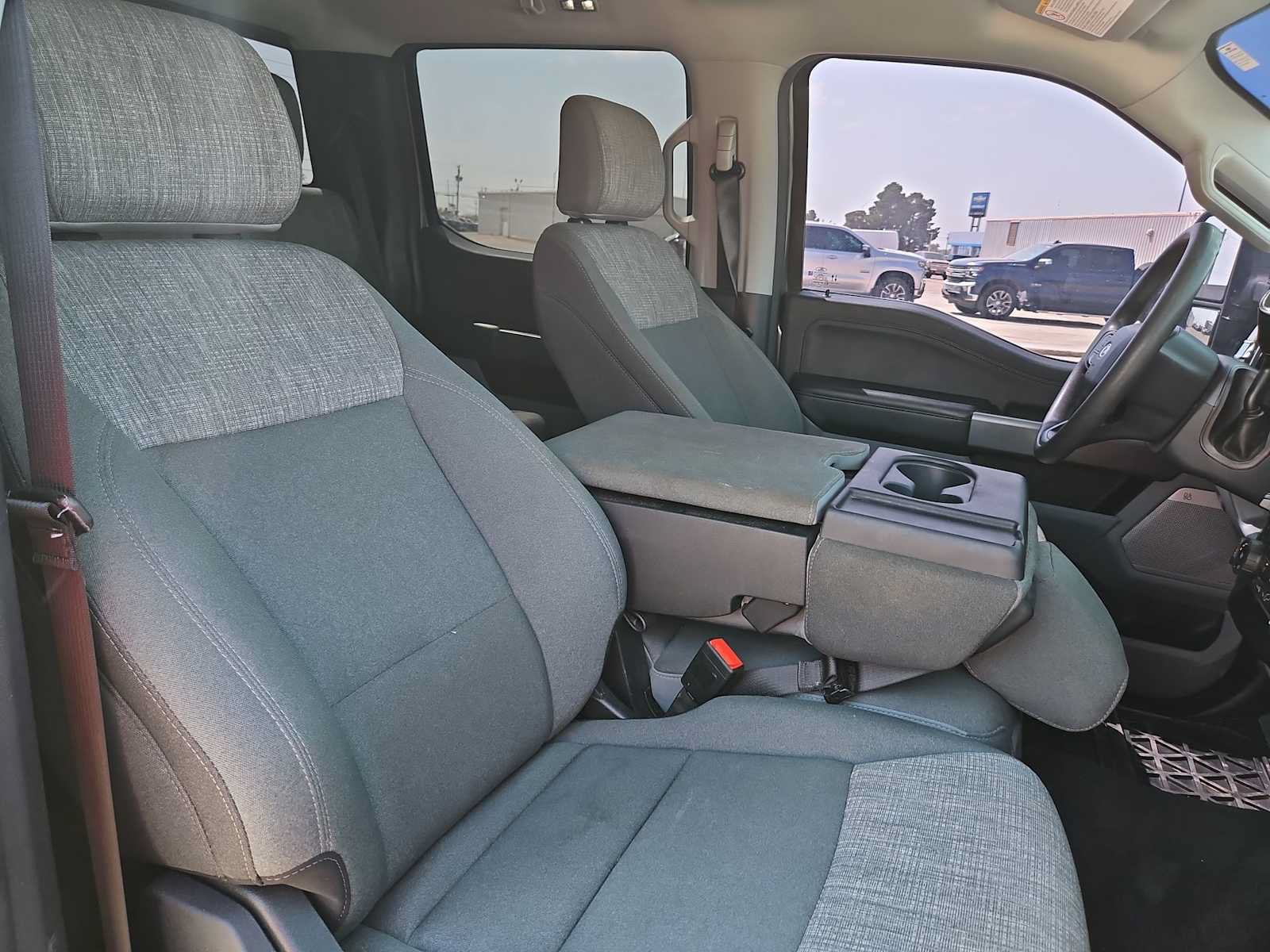 Used 2025 Ford F250 XLT w/ Black Appearance Package AWD/4WD image 18