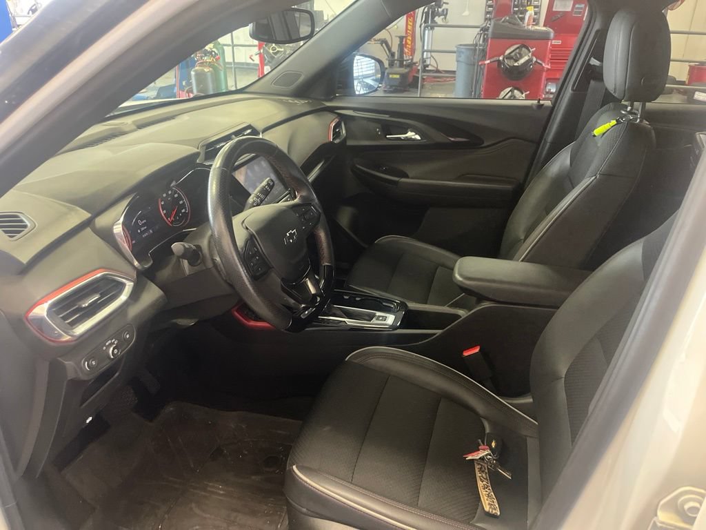Used 2021 Chevrolet TrailBlazer RS w/ Sun and Liftgate Package AWD/4WD image 4