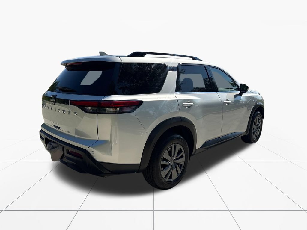 Used 2025 Nissan Pathfinder SV FWD image 8