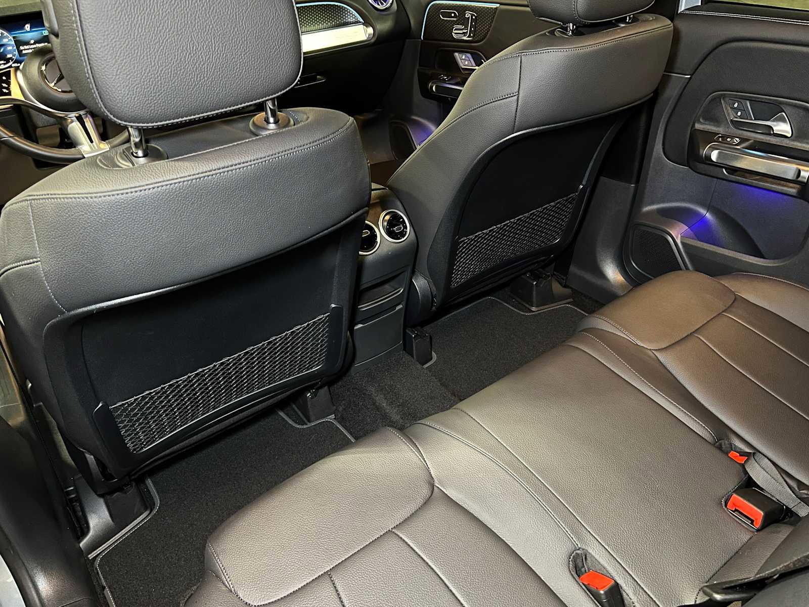 Certified 2025 Mercedes-Benz GLB 250 4MATIC image 19