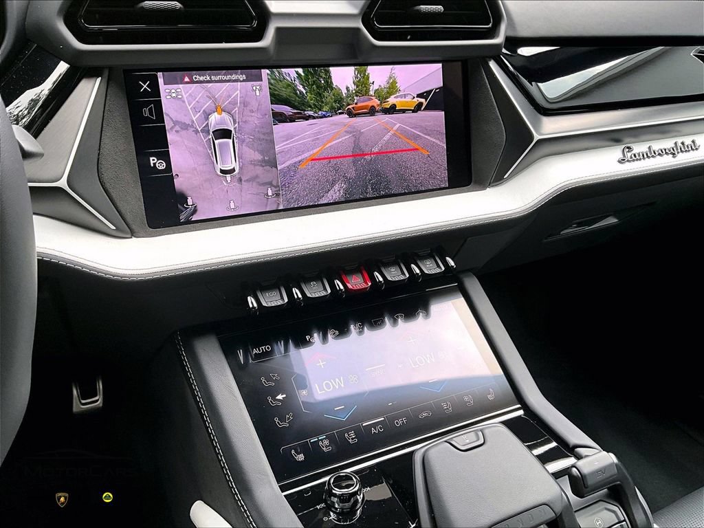 Used 2026 Lamborghini Urus SE AWD/4WD image 7